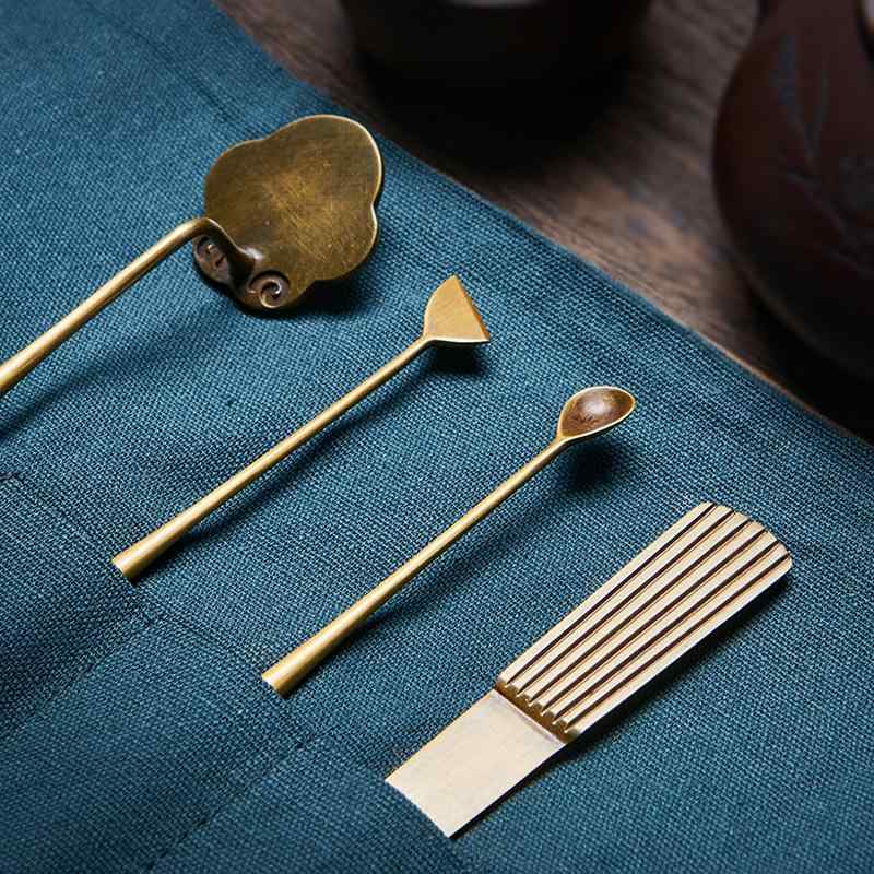 香道具 セット レトロ 伝統的 工芸 手作り アンティーク おしゃれ インテリア 小物 入門 初心者向け 雲形灰押 匙 瞑想 癒し 座禅 銅 6,558円