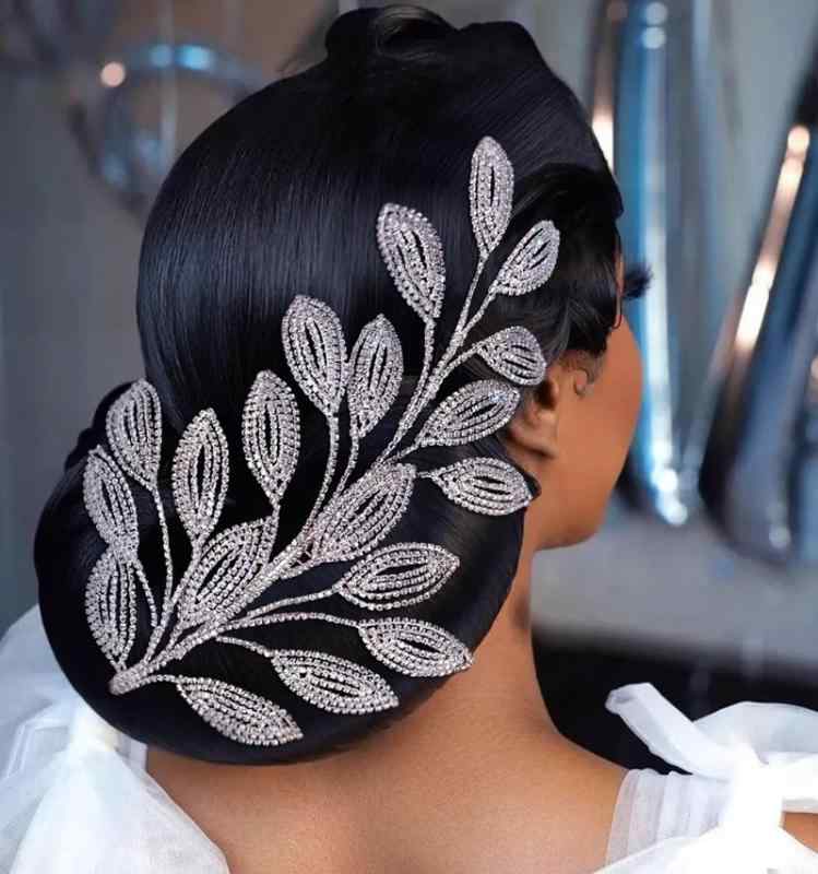 ウェディング ヘッドドレス 花 Yヘアコーム 可愛い 痛くない ビジュー ラインストーン キラキラ 華やか 上品 ブライダル 髪飾り 披露宴 シルバー ゴールド