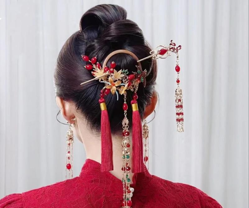 ヘアアクセサリー 結婚式 レディース ブライダル 花嫁 ウェディング ヘッドドレス 髪飾り パーティー お色直し 撮影道具 おしゃれ 中国風 花 かんざし タッセル
