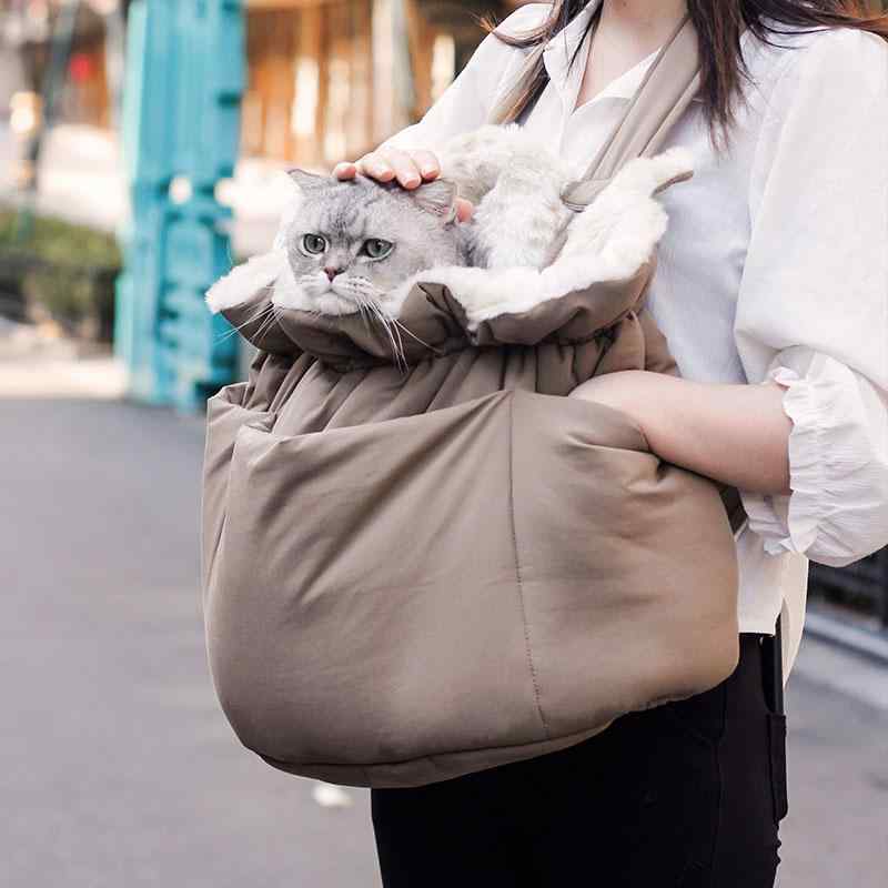 猫 民族大移動 御徒面子 背嚢 いだき締める紐 うしろ側差し交わす 出かける 旅する お出かけ 通気性 冬 生あたたかい もこもこ ふわふわ 保温 衣嚢 分かりやすい 無地 茶 薄墨色