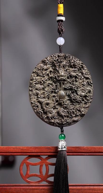 干支 置物 木製 無垢材 ゴールデンフィービー 工芸品 彫刻 インテリア 吊り下げ 卓上 オブジェ チャーム ペンダント リビング 玄関 縁起物 十二支 辰年 タッセル 手のりサイズ チャイナ おしゃれ 龍