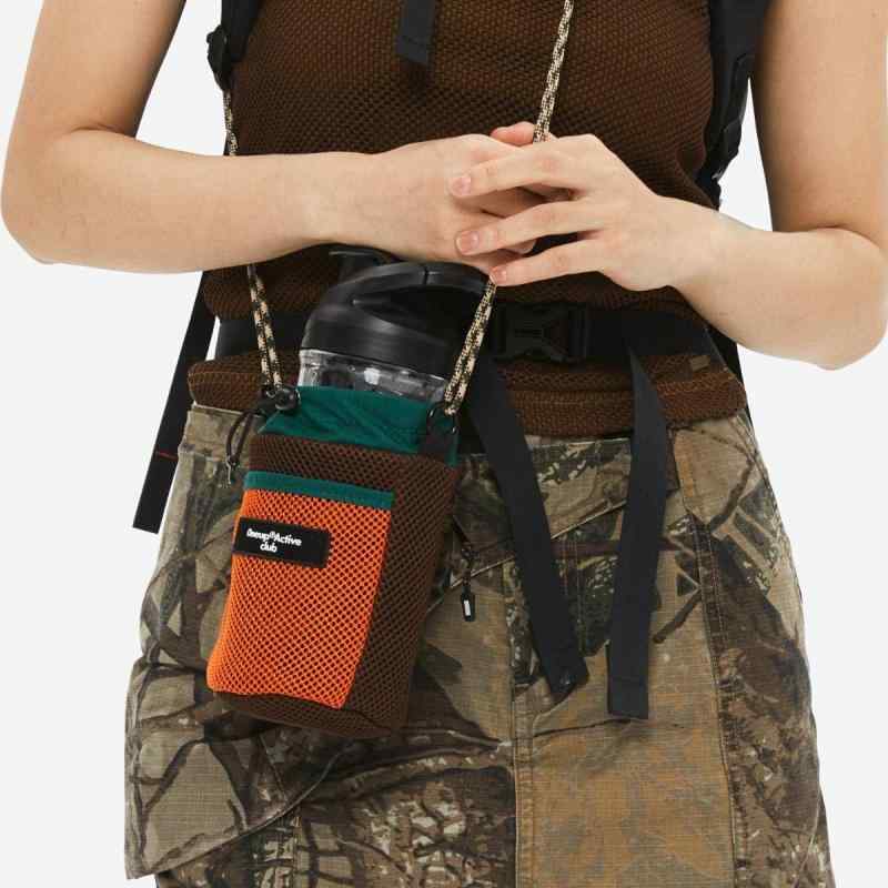 水筒 カバー ショルダー おしゃれ ハイキング 登山 スポーツ メッシュ 調節 ボトル バッグ アウトドア ストラップ クロス ボディ 茶 ネイビー 英字|フロントップ店