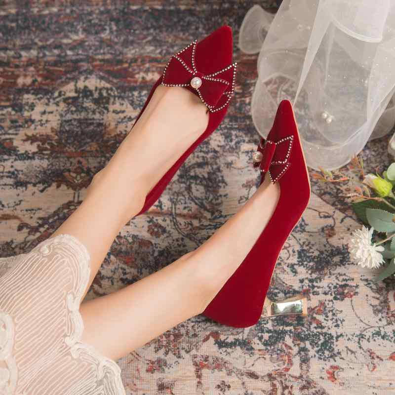 パンプス レディース 春夏 ボルドー ワインレッド チャンキーヒール ウエディングシューズ ブライダル ポインテッドトゥ スエード リボン ビジュー ラインストーン 花嫁 結婚式 披露宴 パーティー フォーマル 上品 高級感