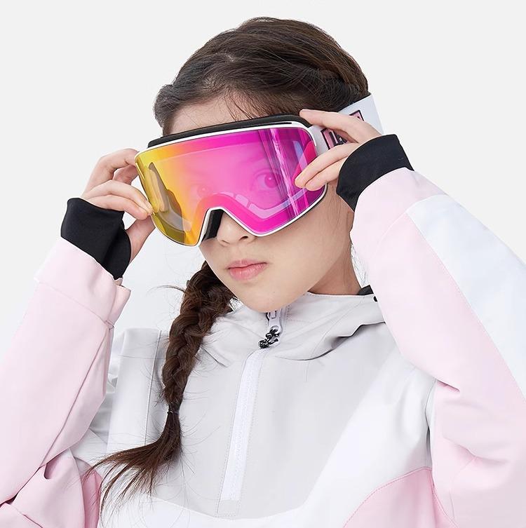 スキー ゴーグル ジュニア 子供 スノー スポーツ 登山 男の子 女の子 二重 曇り止め レンズ 防曇 UVカット HD ミラー 変色 高密度 スポンジ やわらかい 通気性 TPU フレーム メガネ 着用 広い スペース 滑り止め ストラップ 白 赤 黒|フロントップ店
