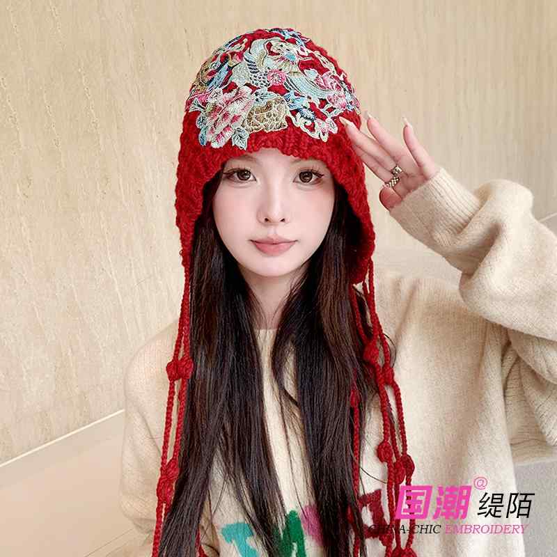 エスニック ニット帽 ビーニー 帽子 レディース ウール アクリル 刺繍 花 冬 耳 保護 防寒 暖かい ツバなし ボンボン ボール 小顔効果 伸縮性 おしゃれ カジュアル 手織りフェニックス ワインレッド ブラック アイボリー