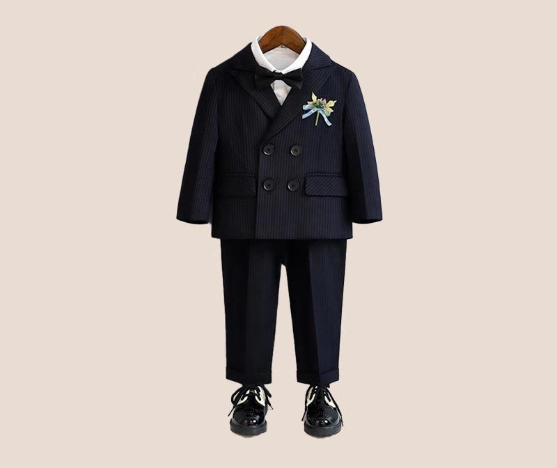男の子 子供スーツ フォーマル キッズ 礼服 卒業 入学式 七五三 秋 スリーピース ストライプ ジャケット 長ズボン ベスト リボンタイ シャツ コサージュ おしゃれ ブリティッシュ｜フロントップ店