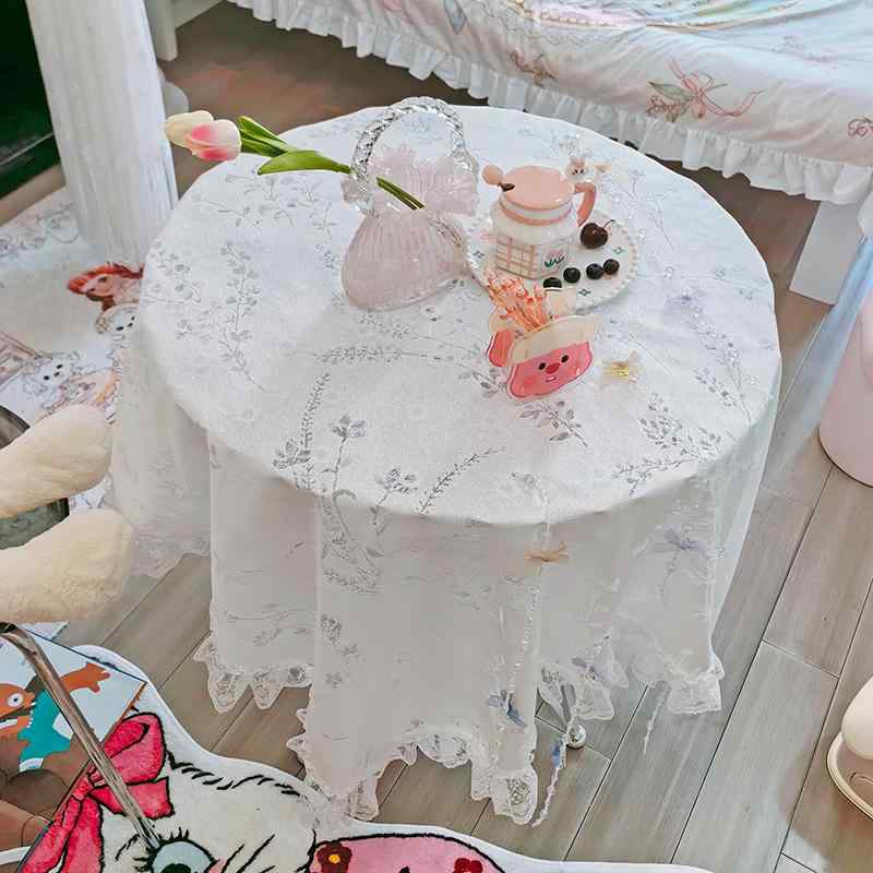 テーブルクロス おしゃれ キャンプ 誕生日 アレンジ フレンチ フリル レース マット ロマンチック ロリータ 花 リーフ 柄 刺繍 シアー 柔らかい ガーゼ 正方形 長方形 ビーズ リボン 4,633円