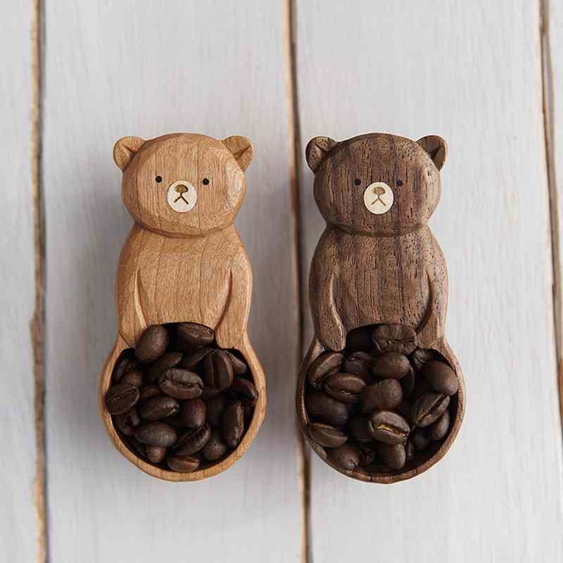 コーヒー メジャー スプーン 木製 計量 かわいい 無垢 ウォールナット 桜材 料理 製菓 調理 器具 用品 キッチンスケール ツール 調味料 豆 カップ スクープ 計測 はかり 定量 耐久性 シンプル ナチュラル 手彫り クマ