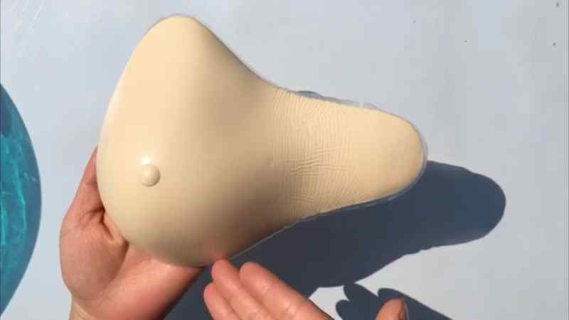 ケイ素樹脂 乳ぶさ亭主もち 個体数乳ぶさ 術後 軽さ 気どらずに 排汗 写実的