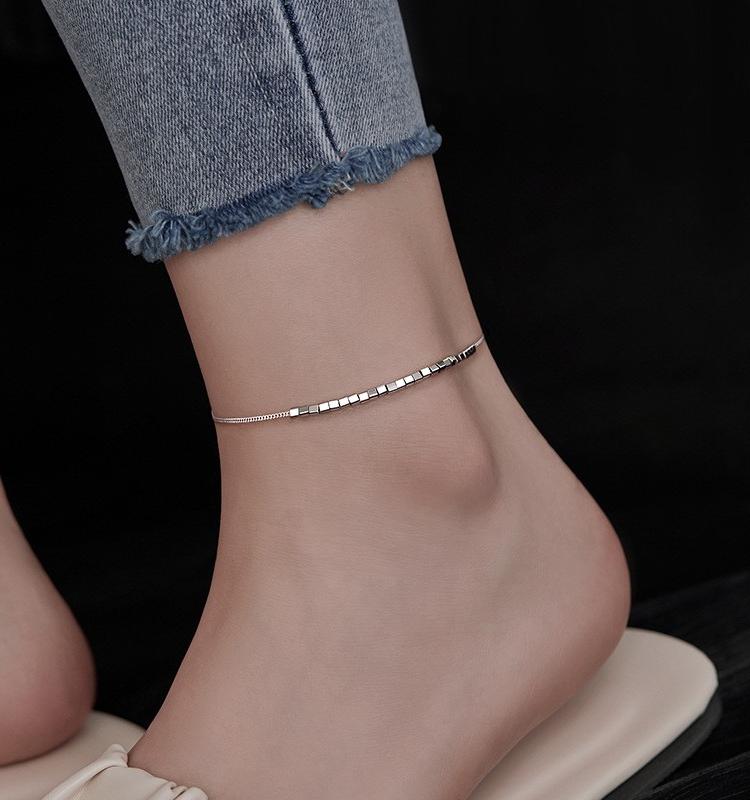アンクレット レディース 足首 アクセサリー かわいい 夏 シンプル スターリングシルバー 925 華奢 キューブ ビーズ チェーン チャーム アジャスター ラグジュアリー 上品 装飾 普段使い スクエア