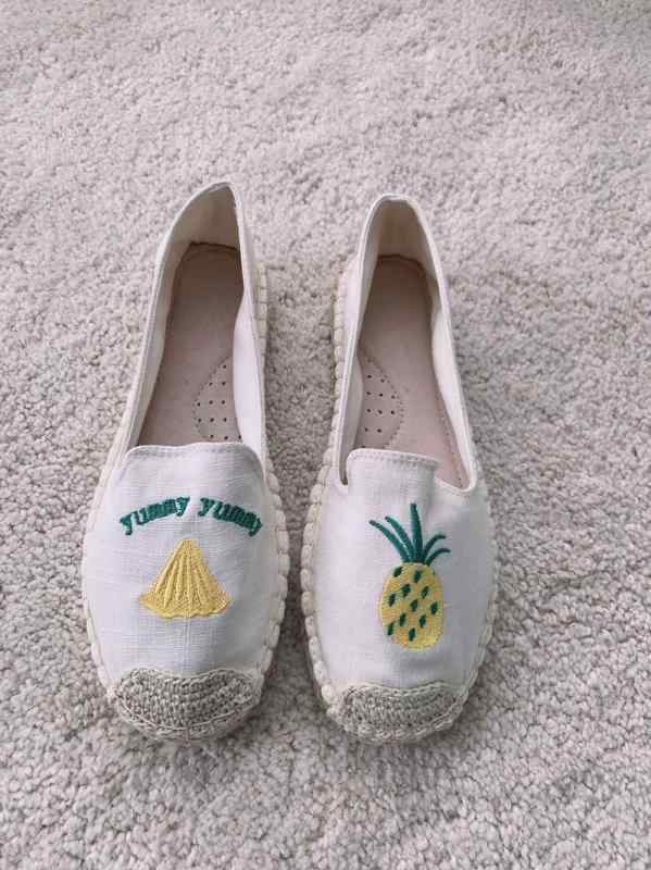 エスパドリーユ レディース スリッポン シューズ 伸縮性 フラット 刺繍 パイナップル わら織り キャンバス ベージュ レジャー ソフトソール 歩きやすい 滑り止め 通気性
