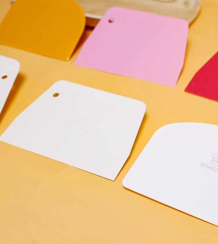 スケッパー カード プラスチック ステンレス ハード ソフト 多機能 切り分け すくう 塗る 抗菌 吊り下げ 洗いやすい 台形 三角形 マカロンカラー 家庭 製菓 ケーキ パン作り