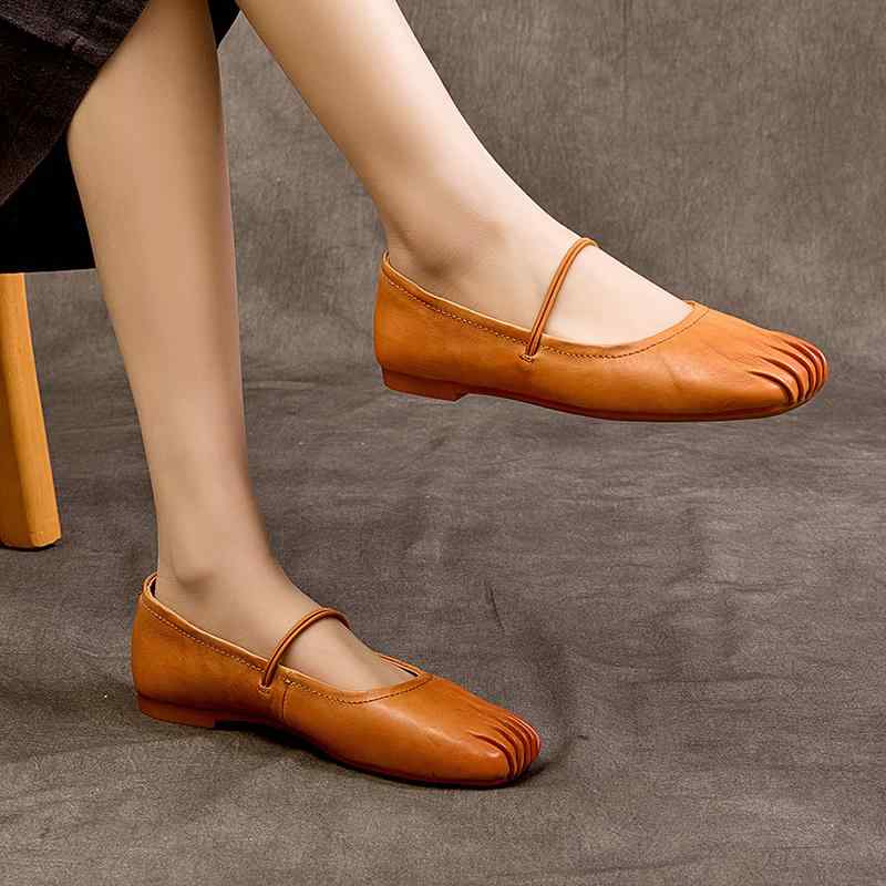 パンプス ローヒール フラット 大人 上品 レディース 春 革 柔らかい ソフトソール 普段使い レトロ スクエアトゥ ストラップ おしゃれ 無地 シンプル 茶 アイボリー|フロントップ店