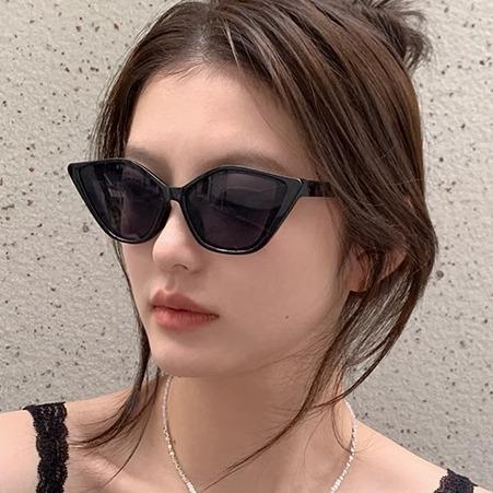 サングラス レディース おしゃれ 夏 日焼け防止 紫外線対策 小顔効果 すっぴん隠し ドライブ 旅行 キャットアイ 樹脂 メガネケース付 韓国 黒