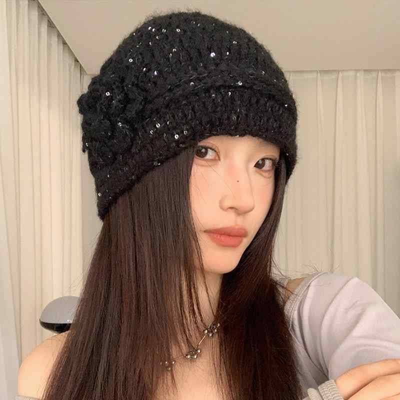 ニット帽 レディース かわいい ビーニー 大きめ ウール キャップ 帽子 耳 保護 防寒 防風 保温 暖かい 柔らかい 小顔効果 シンプル カジュアル ガーリー 普段使い お出かけ 旅行 レトロフレンチ 花 スパンコール キラキラ アイボリー ブラック