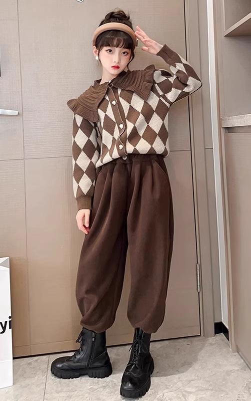 子供服 セットアップ 韓国 秋冬 女の子 長袖 襟付き ニット カーディガン 長ズボン シンプル カジュアル おしゃれ 茶 ダイヤ柄 ハート｜フロントップ店