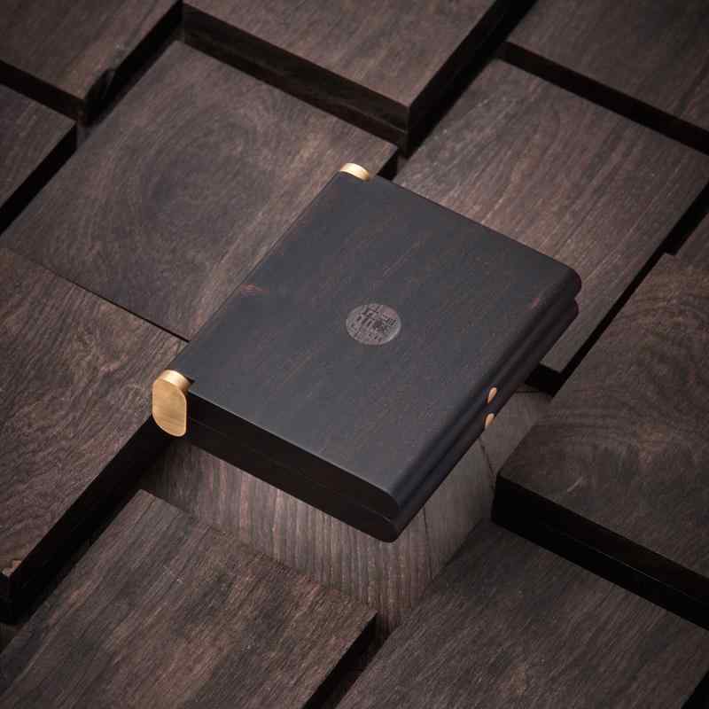 タバコケース メンズ 紫檀 無垢材 木製 ボックス ポータブル レディース 薄型 ビジネス ギフト スタイリッシュ おしゃれ 紳士 シンプル 光沢 四角 チャイナ風 漢字