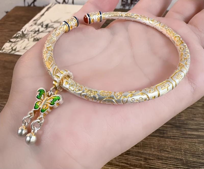 ブレスレット レディース シルバー 蝶々 唐草 蓮の花 模様 レトロ 手首 アクセサリー オープンタイプ 簡単着脱 おしゃれ チャイナ風 ギフト