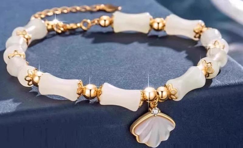 ブレスレット レディース 竹モチーフ シェル 四つ葉 ビーズ 手首 アクセサリー 上品 シンプル おしゃれ 金メッキ 細い 彼女 記念日 プレゼント