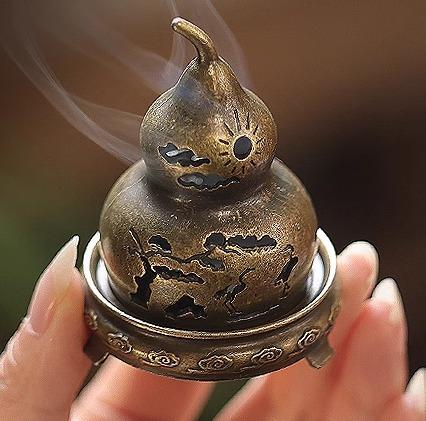 香炉 ひょうたん型 合金 小さめ 置き物 装飾 飾り 家庭用 インテリア オブジェ 工芸品 アンティーク調 チャイナ風 ブロンズカラー おしゃれ
