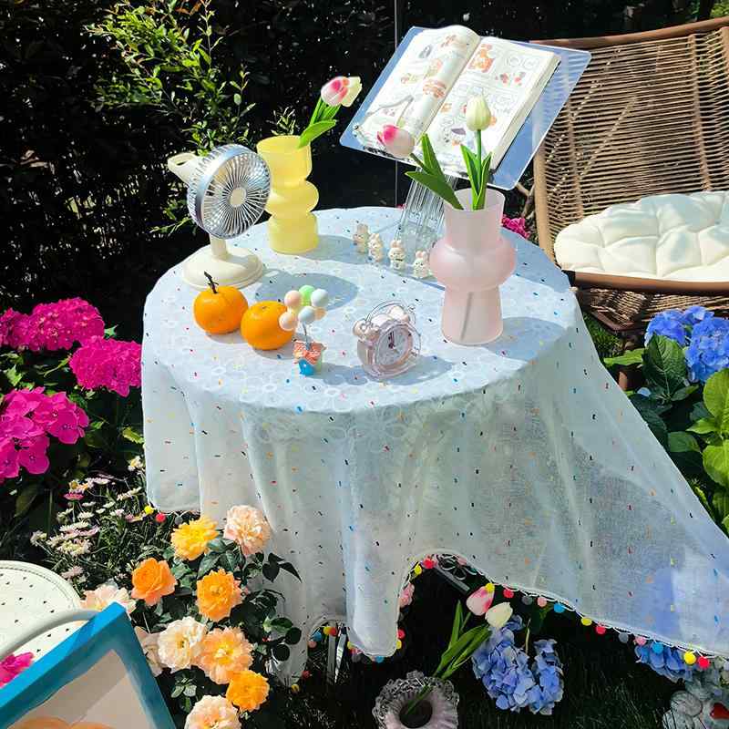 可愛い テーブルクロス レース 花柄 カラフル ポンポン 防塵 傷防止 デスクカバー リビング 寝室 レトロ インテリア 模様替え 新生活 白
