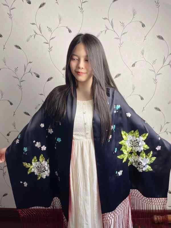 ストール 大判 黒 赤 レディース オールシーズン サテン 刺繍 フリンジ 防寒 日焼け対策 チャイナ風 エレガント 花柄 カスミソウ プレゼント 誕生日 母の日|フロントップ店