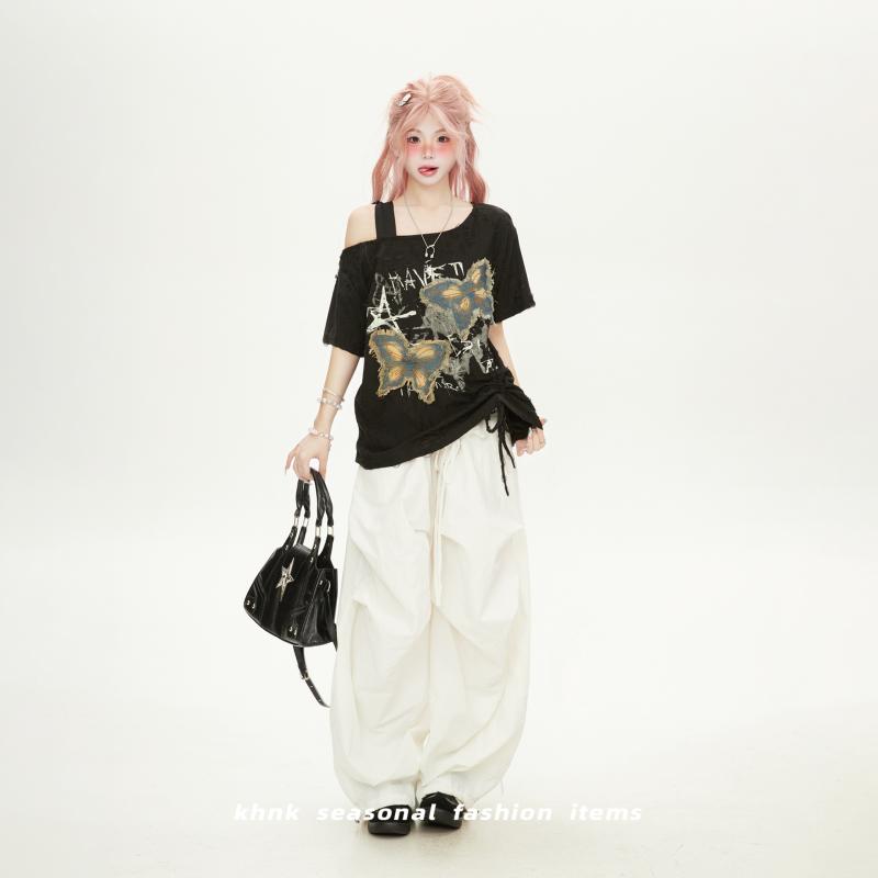 Tシャツ レディース 夏 蝶々 ワッペン ショルダー 肩出し 半袖 斜め 肌見せ 破れ ドローストリング アバンギャルド アシンメトリー ヤンチャ 韓国