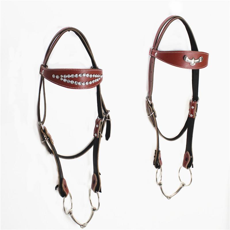 乗り馬備品 頭絡 取り締まり 銜 ハミ 水勒 牛皮 耐久性 ホースレース 馬術 縄索 先んじる 引っ張ること ハーネス 佩び物 グッズ 部分品 形づくる 習い事 運動競技 今めかしい 生産ライン石ころ 鷲 かざり付ける 赤いこと 黒いこと 赤銅色 仕掛ける