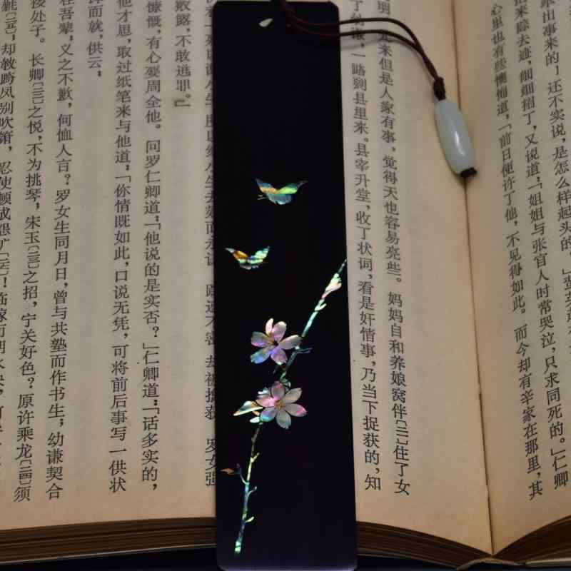 本 しおり 今めかしい 木 サンダル白木 読みもの見澄ます 甲殻象嵌 吊りひも 螺鈿捏ち上げる 文房具 指導員 教え子 卒祝する 祝賀会 差し上げ物 雅びやか 箱 花柄