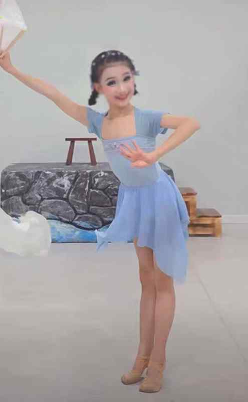 ダンス 衣装 子供 女の子 モダン 扇子 発表会 パフォーマンス 短いスカート 舞台 習い事 演出 練習