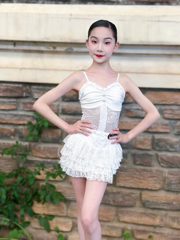 ラテンダンス 衣装 女の子 夏 トップス アンサンブル ケーキスカート 練習 発表会 大きな裾 ステージ衣装