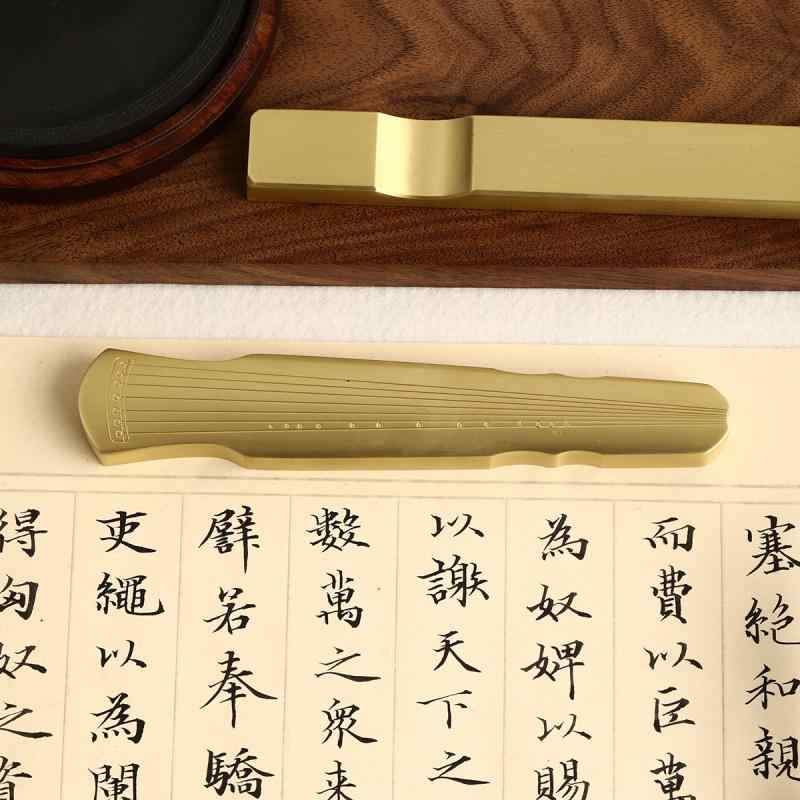 ペーパーウェイト おしゃれ チャイナ風 光沢 真鍮製 古琴 文鎮 ペンホルダー 本 紙 プレス 定規 銅 滑らか 彫刻 ギフト 書道