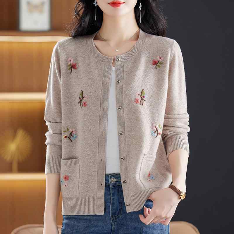 カーディガン レディース 女性用 ミセス 40代 ウール ニット 刺繍 リブ ラインストーン クルーネック 丸首 長袖 ゆったり オーバーサイズ レギュラー丈 シングルボタン 無地 通勤 普段使い 秋冬