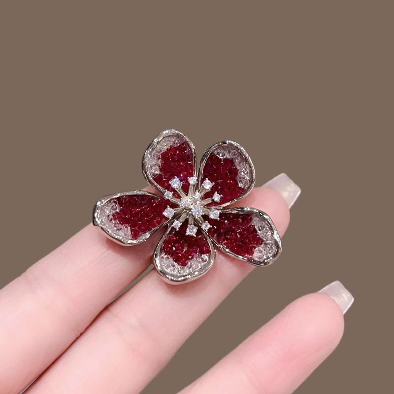 ブローチ レディース 女性用 赤 レッド クリスタル 花 フラワー 高級感 エレガント 上品 豪華 コサージュ ピン スーツ コート ドレス パーティー フォーマル アクセサリー
