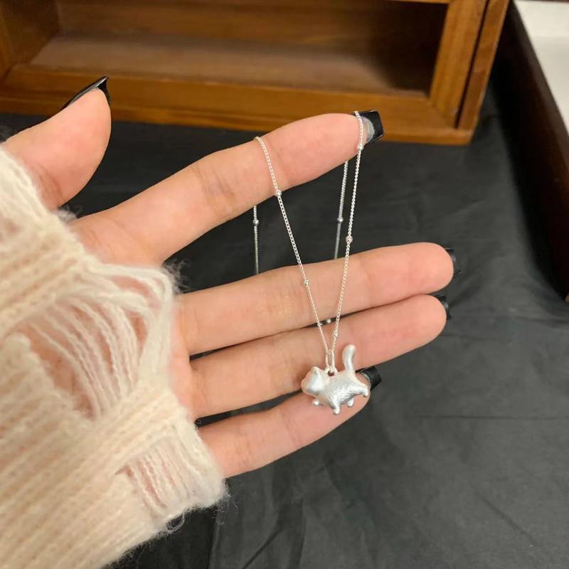 ネックレス レディース シルバー製 シルバー999 かわいい 猫モチーフ キャラクター 小動物モチーフ 普段使い プレゼント 上品 繊細 ショートネックレス ペンダント