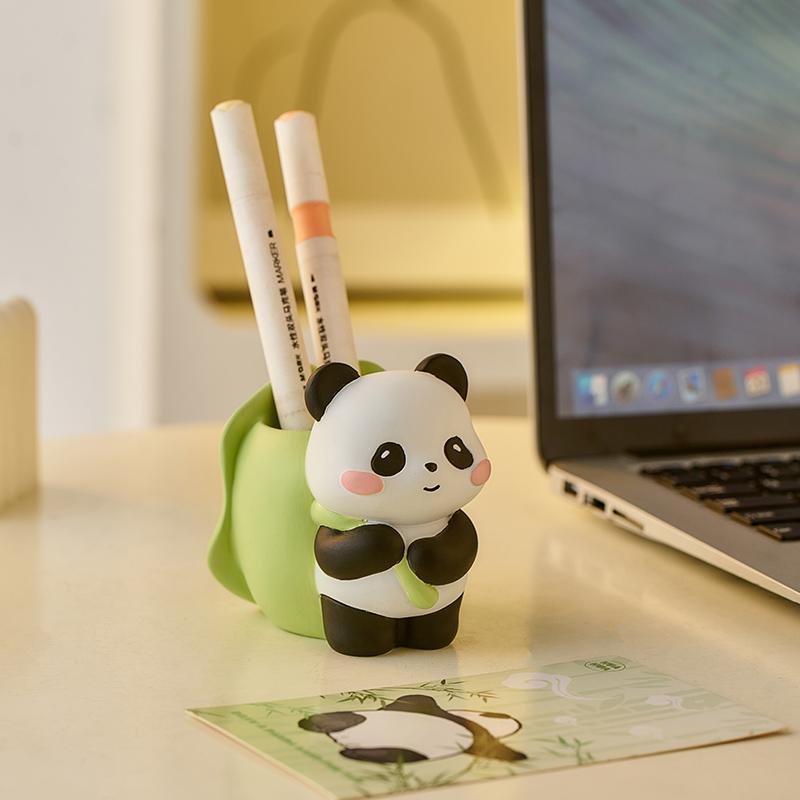 ペン立て パンダ かわいい ペンスタンド デスクオーガナイザー 収納 小物入れ 卒業祝い こどもの日 新生活 ギフト レジン 樹脂製 インテリア オブジェ 雑貨