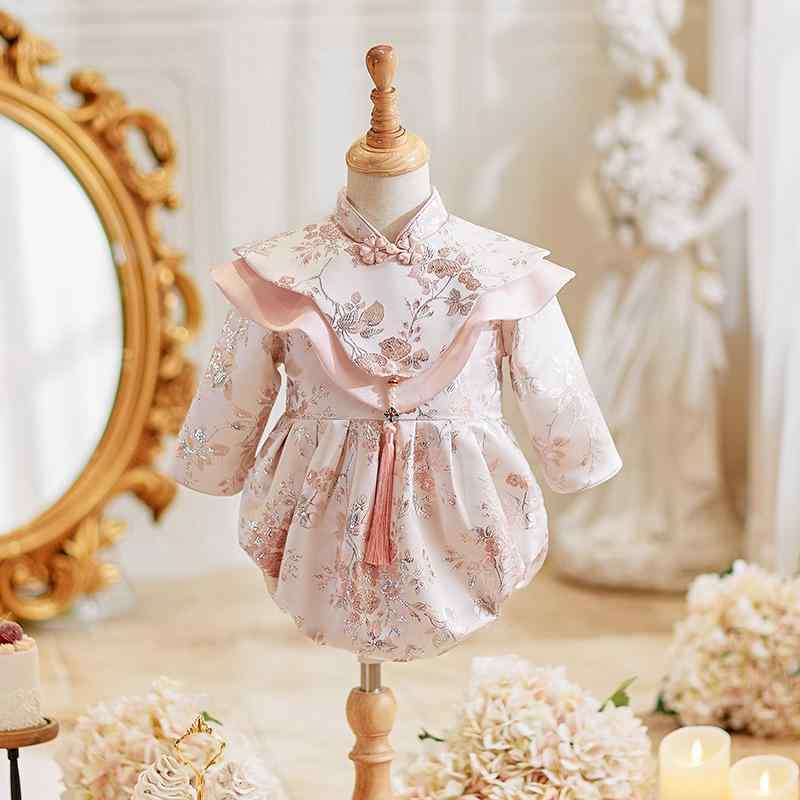 瀬戸もの御召しもの もの言う花 御嬢さん サクラ色 6ヶ月 1歳 2歳 3歳 生まれ落ちる日 生後100日 選び取り 不死化映画化 祝い事 晴れ着 中国風 唐装 お祝い御召しもの ポリエステル 春夏