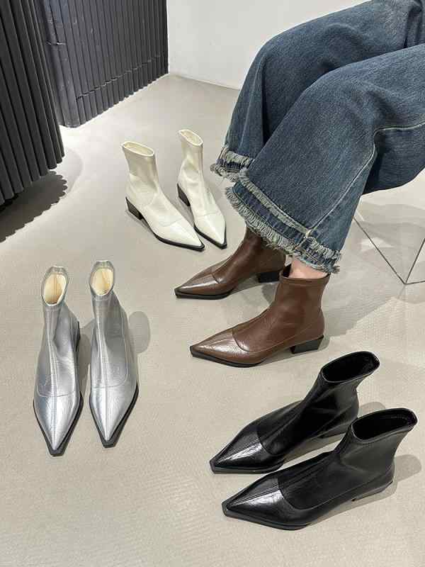 ショートブーツ レディース ポインテッドトゥ チャンキーヒール ミドルヒール プルオン 細見え 美脚効果 PUレザー ブーティ スリッポン 秋冬 カジュアル きれいめ 普段使い 太ヒール ブロックヒール 黒 白 茶 ラバーソール 滑り止め｜フロントップ店