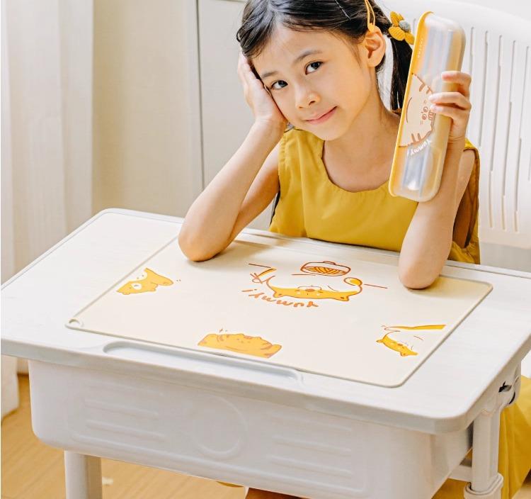 ランチョンマット 子供 男の子 女の子 ベビー 小学生 食品用 シリコン 防水 防油 かわいい お食事用 通学 ダイニング 長方形 持ち運び