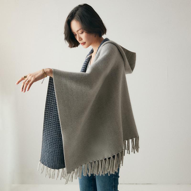 ショール ポンチョ レディース ウール 厚手 エアリー フード付き フリンジ カーディガン 羽織り 四平編み 上品 エレガント 配色 切り替え 春秋冬 普段使い お出かけ 多機能 オフホワイト ライトグレー ブルーグレー