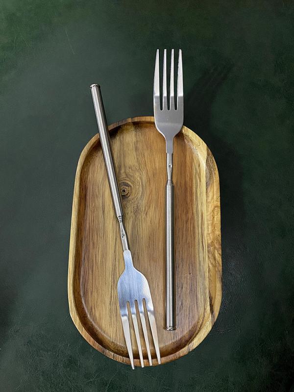 フォーク 伸縮式 ロングハンドル ステンレス カトラリー 食事 取り分け 洋食 レストラン 旅行 アウトドア 携帯用 丈夫 厚手 インフルエンサー