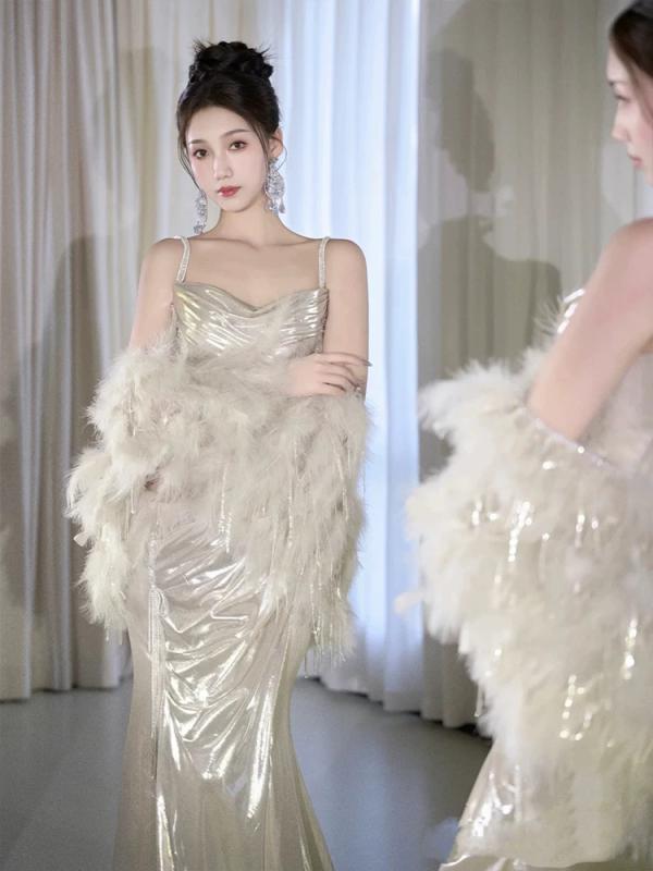 ロングお召しもの レディース 寄りあいお召しもの 御芽出度 二次会 かき鳴らす会 衣装 御前上等感 雅びやか 雅びやか 三鞭酒 ゴールド しろがね色 春夏 アセテート 光輝 A生産ライン 御機嫌酉の方角 キャミソール マキシ丈 スレンダー 成年者 愛くるしげ フォーマル ショ