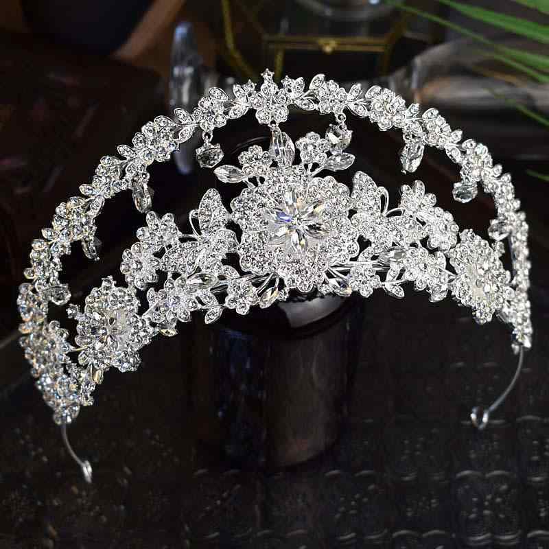 王冠 レディース ティアラ 髪飾り ヘアアクセサリー ヘッドドレス 花嫁 結婚式 ウェディング 披露宴 高級感 豪華 上品 エレガント ゴージャス シルバー 白 クリスタル ジルコニア 合金 電気メッキ加工 華やか