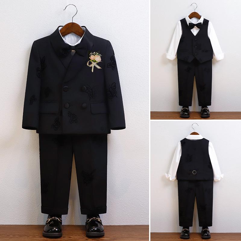 スーツ 男の子 キッズ 子供 発表会 結婚式 冠婚葬祭 フォーマル セットアップ 英国風 総柄 テーラードジャケット ベスト パンツ スラックス 蝶ネクタイ ブローチ ダブルボタン かっこいい おしゃれ 高級感 礼服 ポリエステル 秋冬 ブラック
