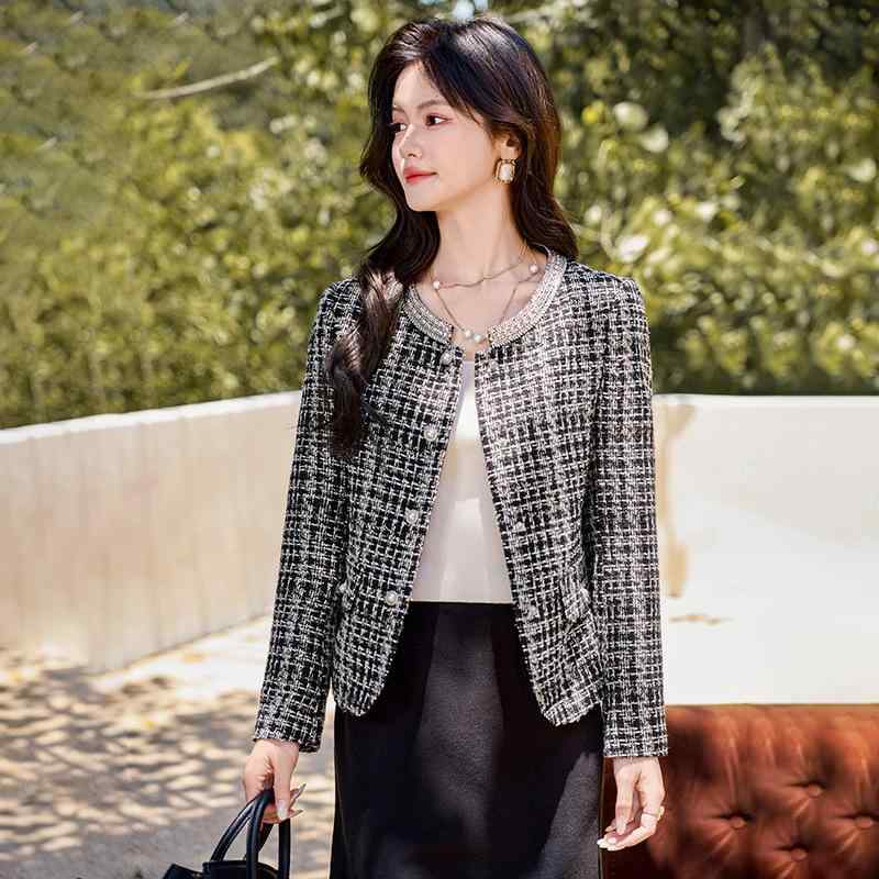 ジャケット レディース 秋冬 ツイード調 ノーカラー 長袖 千鳥格子 ラウンドネック ショート丈 上品 エレガント きれいめ 高級感 シェニール素材 羽織り カジュアル 通勤 お出かけ 普段使い 白 黒 ゆったり 切り替え