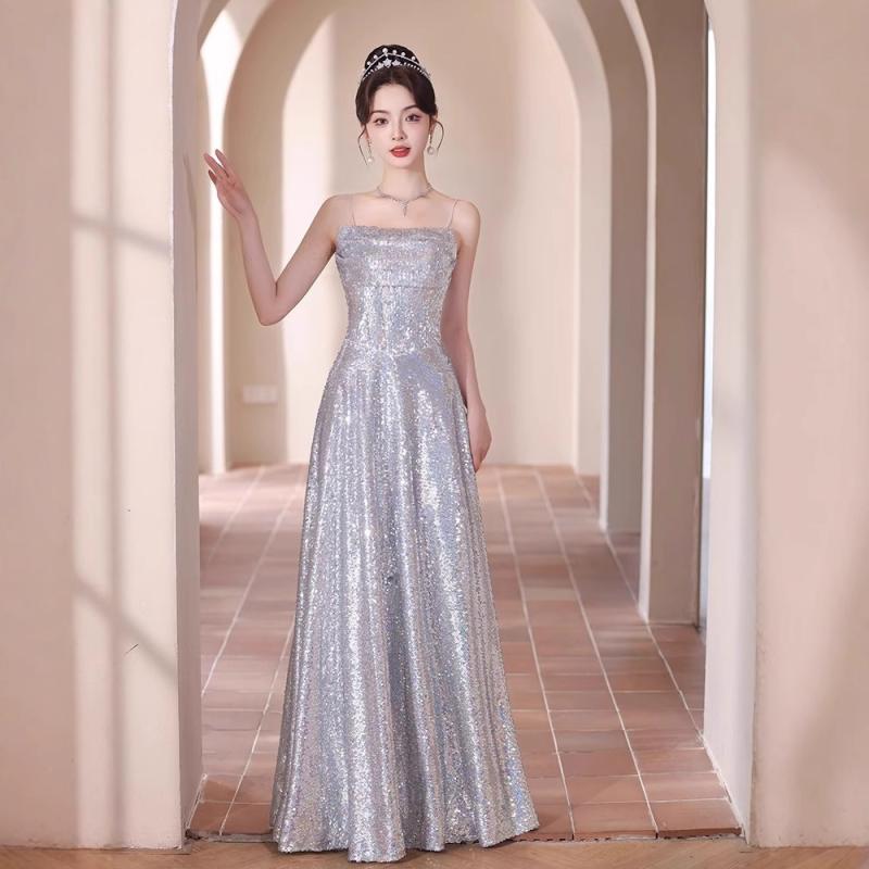 ロングドレス レディース 結婚式 演奏会 披露宴 高級感 上品 シルバー グレー ノースリーブ スパンコール 光沢 マキシ丈 キラキラ 華やか キャミソール フロアレングス ポリエステル エレガント フォーマル｜フロントップ店 7,933円