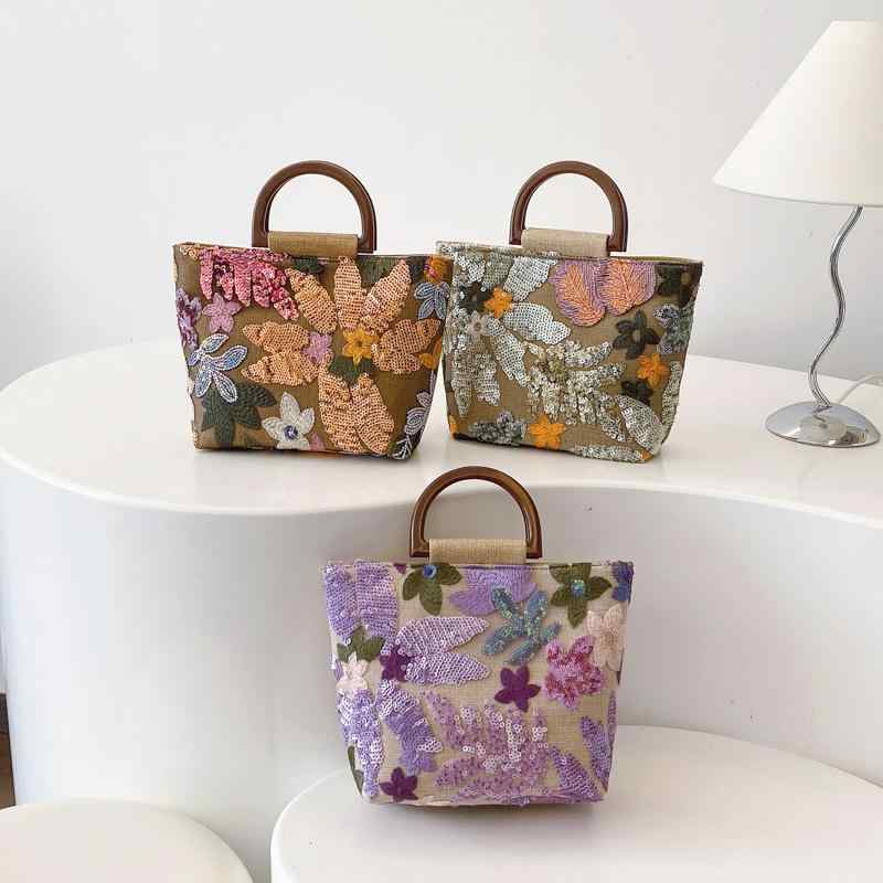 ハンドバッグ レディース バンブーハンドル 鞄 手提げ カバン 高級感 PVC リネン 麻素材 刺繍 スパンコール スクエア型 横型 マグネット開閉 馬蹄バックル グリーン パープル イエロー 春夏 デイリー 普段使い お出かけ 軽量 コンパクト