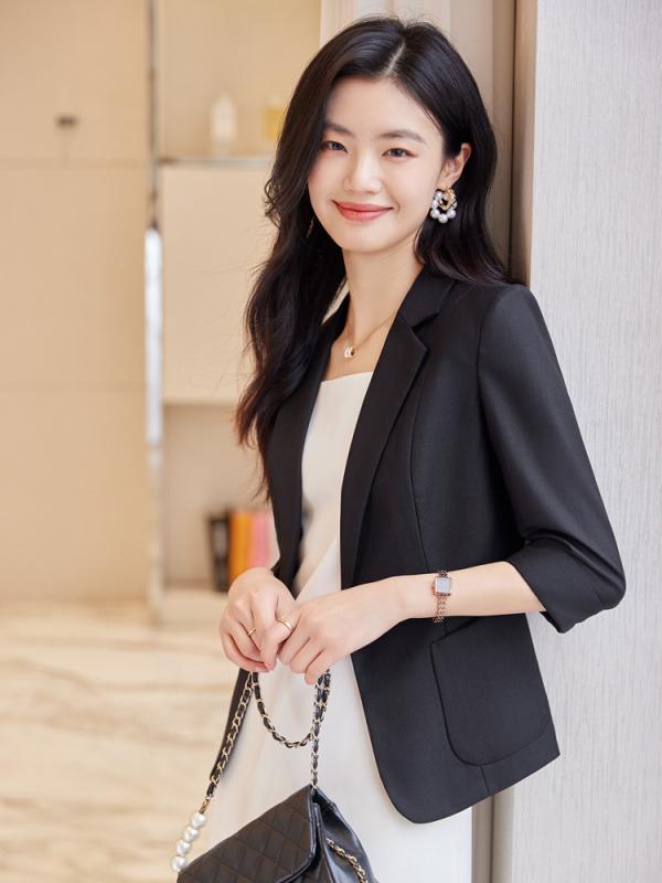 テーラードジャケット レディース 春夏 七分袖 ブレザー 通勤 オフィス 普段使い 薄手 ショート丈 羽織り ライトアウター 1つボタン 襟 きれいめ 無地 形態安定 涼しい 通気性 ポリエステル 黒 白 ピンク