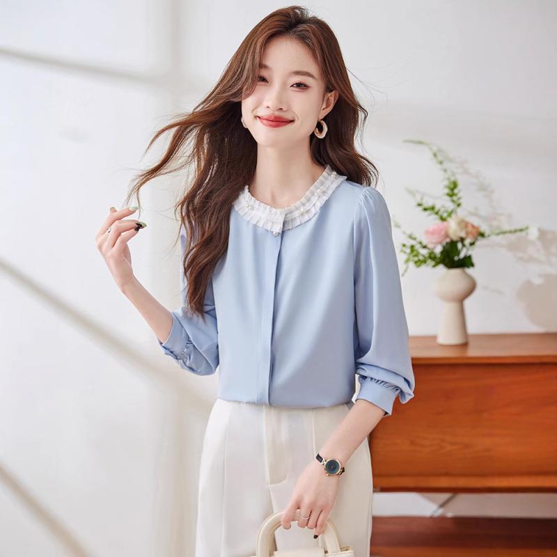 ブラウス レディース 春秋 長袖 シフォン シャツ トップス 女性用 高級感 若見え おしゃれ カジュアル オフィス 通勤 パフスリーブ ボリューム袖 フリル ギャザー 丸首 クルーネック 切り替え 無地 清楚 上品 きれいめ ボタン ブルー ホワイト