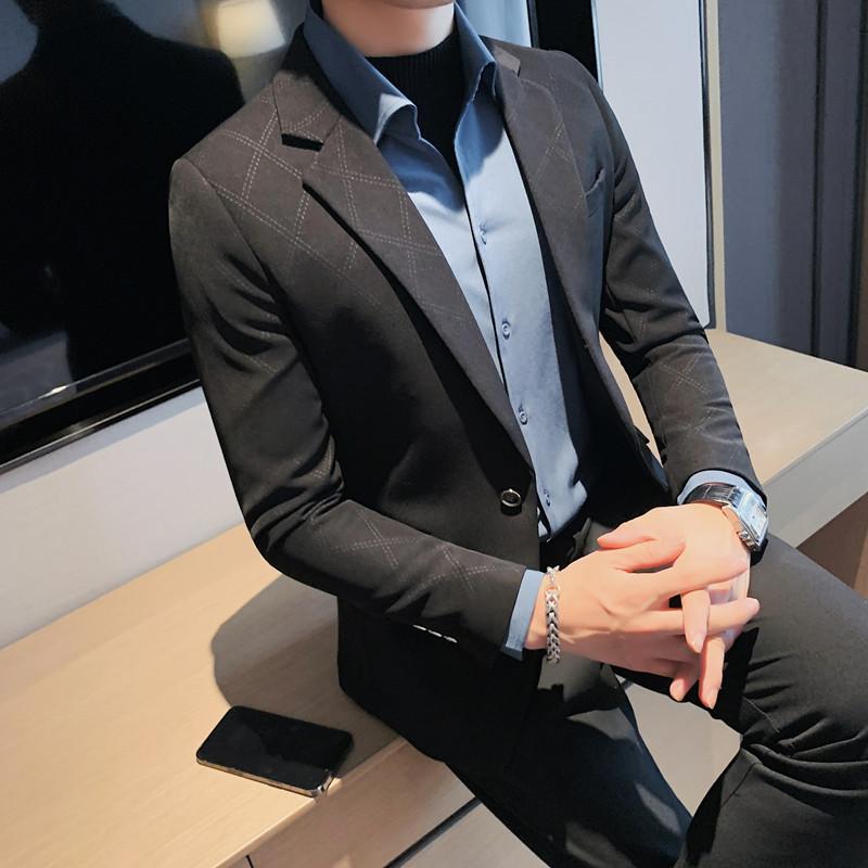 テーラードジャケット メンズ 成人男性用 成人男性服 秋冬 韓国流行り物 心地好い 好いたらしいめ 照合のしるし 透かし彫り柄 か細い 細身 御前上等感 名取り草 センターベント ポリエステル 綿混 通い 普段使い走り 黒 カーキ まっ黒い緑であること スーツ-スーツ・セットアップ